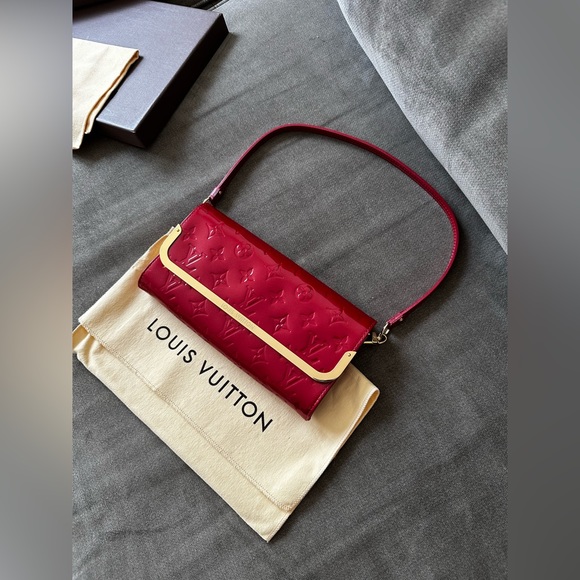 LOUIS VUITTON Vernis Rossmore MM Pomme D'Amour New AUTHENTIC Clutch Shoulder Bag - Picture 4 of 17